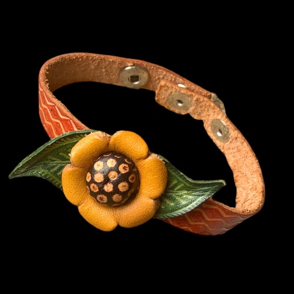 Genuine Leather Bohemian Boho Flower Bracelet Woman’s Jewelry Hippie Vibes - Picture 1 of 7